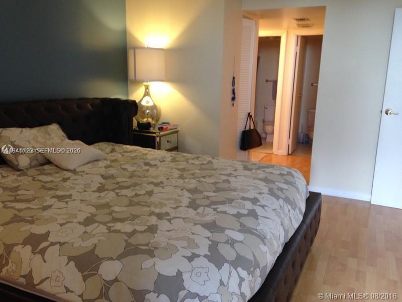 Photo of 20379 Country Club Dr  #1737, Aventura, Florida, 33180 - 