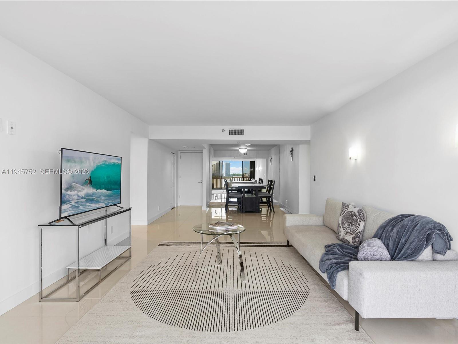 612 2 / 2 1350 sq. ft. $ 2026-01-14 0 foto