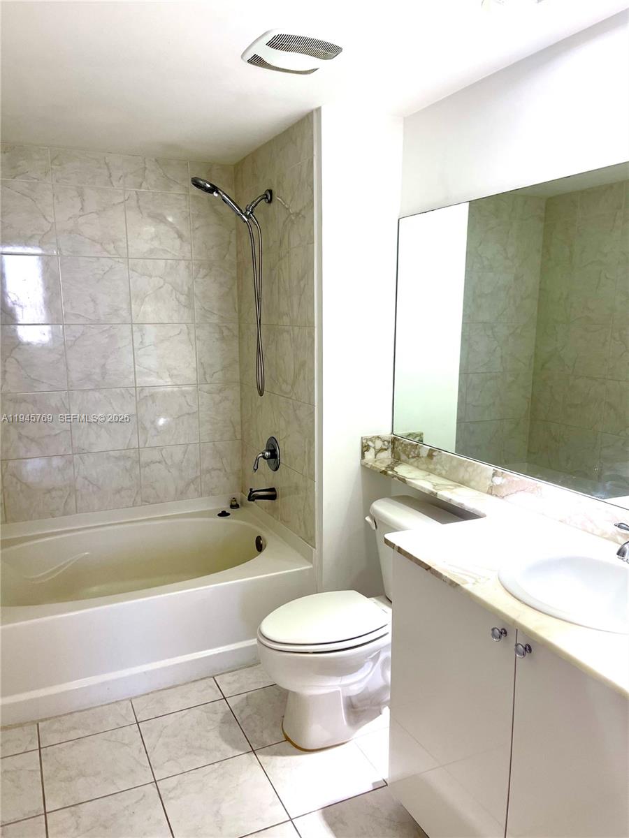 Photo of 18800 29th Ave #723, Aventura, Florida, 33180 -