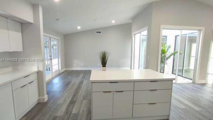 333 3 / 2 1991 sq. ft. $ 2026-03-27 0 Photo