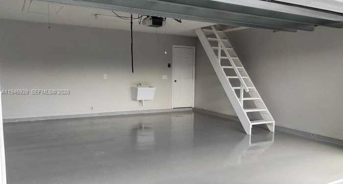 333 3 / 2 1991 sq. ft. $ 2026-03-27 0 Photo