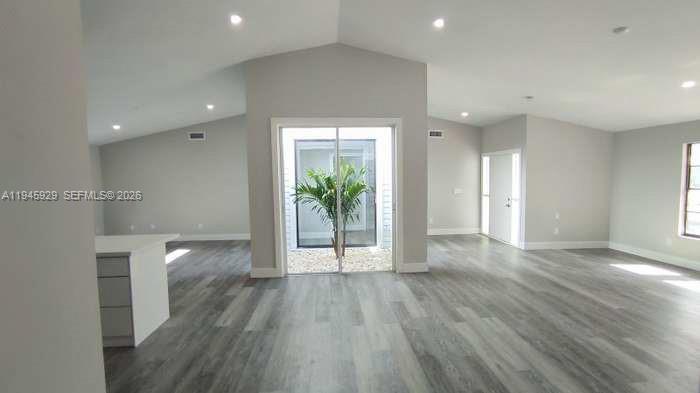 333 3 / 2 1991 sq. ft. $ 2026-03-27 0 Photo