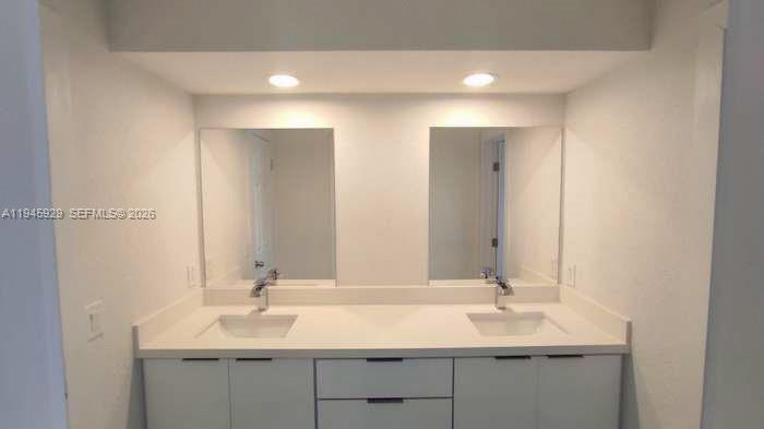 333 3 / 2 1991 sq. ft. $ 2026-03-27 0 Photo