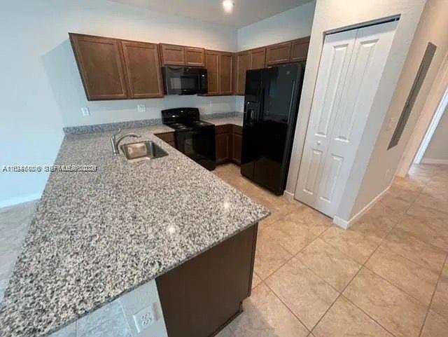 1025 3 / 3 1425 sq. ft. $ 2026-01-15 0 Photo