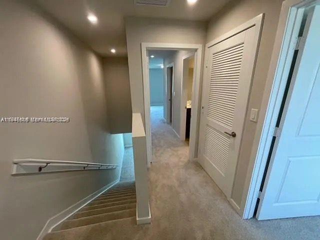 1025 3 / 3 1425 sq. ft. $ 2026-01-15 0 Photo