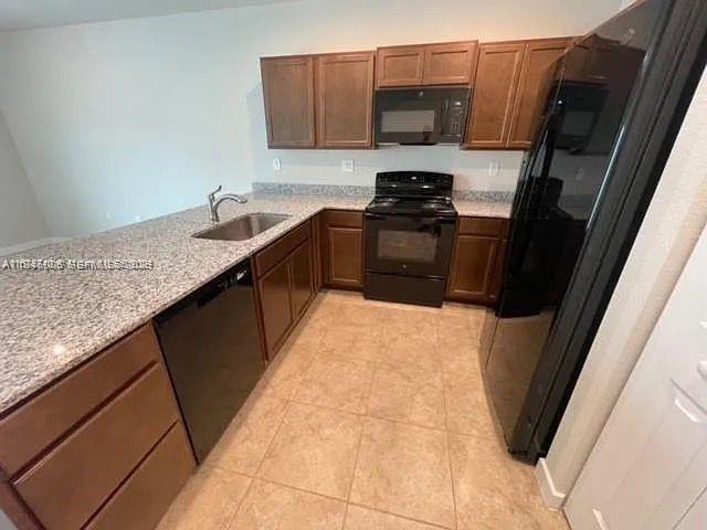 1025 3 / 3 1425 sq. ft. $ 2026-01-15 0 Photo