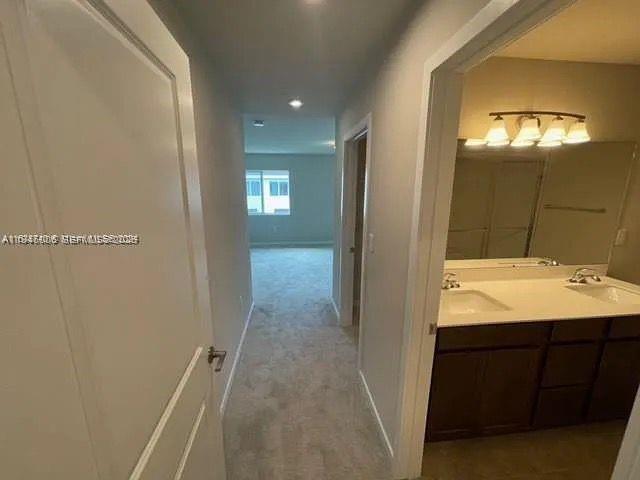 1025 3 / 3 1425 sq. ft. $ 2026-01-15 0 Photo