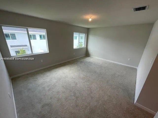 1025 3 / 3 1425 sq. ft. $ 2026-01-15 0 Photo