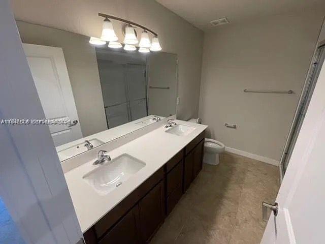 1025 3 / 3 1425 sq. ft. $ 2026-01-15 0 Photo
