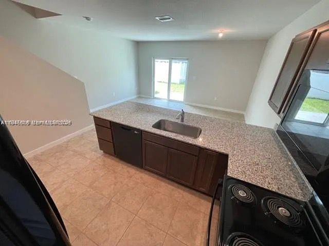 1025 3 / 3 1425 sq. ft. $ 2026-01-15 0 Photo