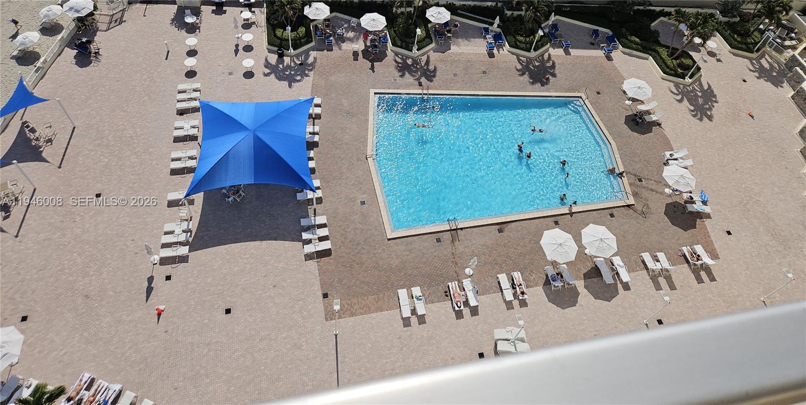 Photo of 3180 Ocean Dr  #1508, Hallandale Beach, Florida, 33009 - en suite bath