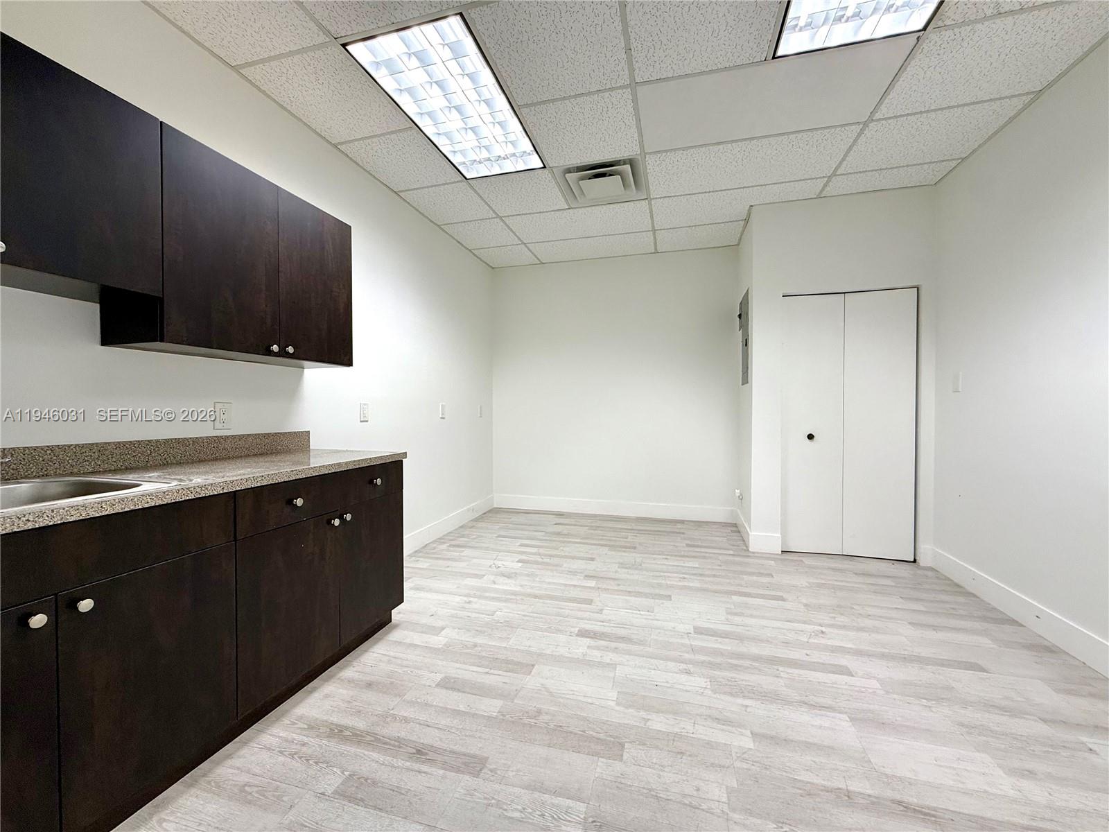 4A  /   sq. ft. $ 2026-01-15 0 foto