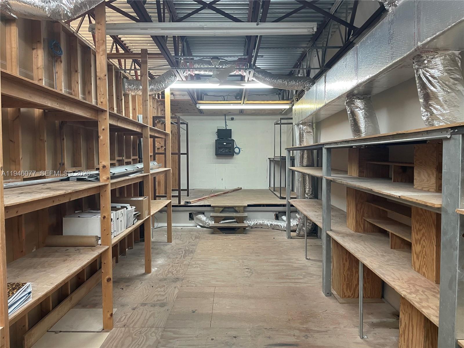 14  /   sq. ft. $ 2026-01-15 0 foto