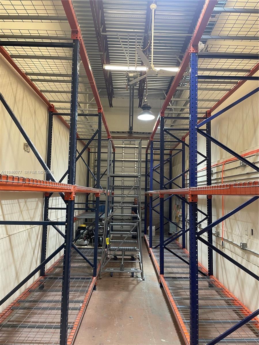 14  /   sq. ft. $ 2026-01-15 0 foto