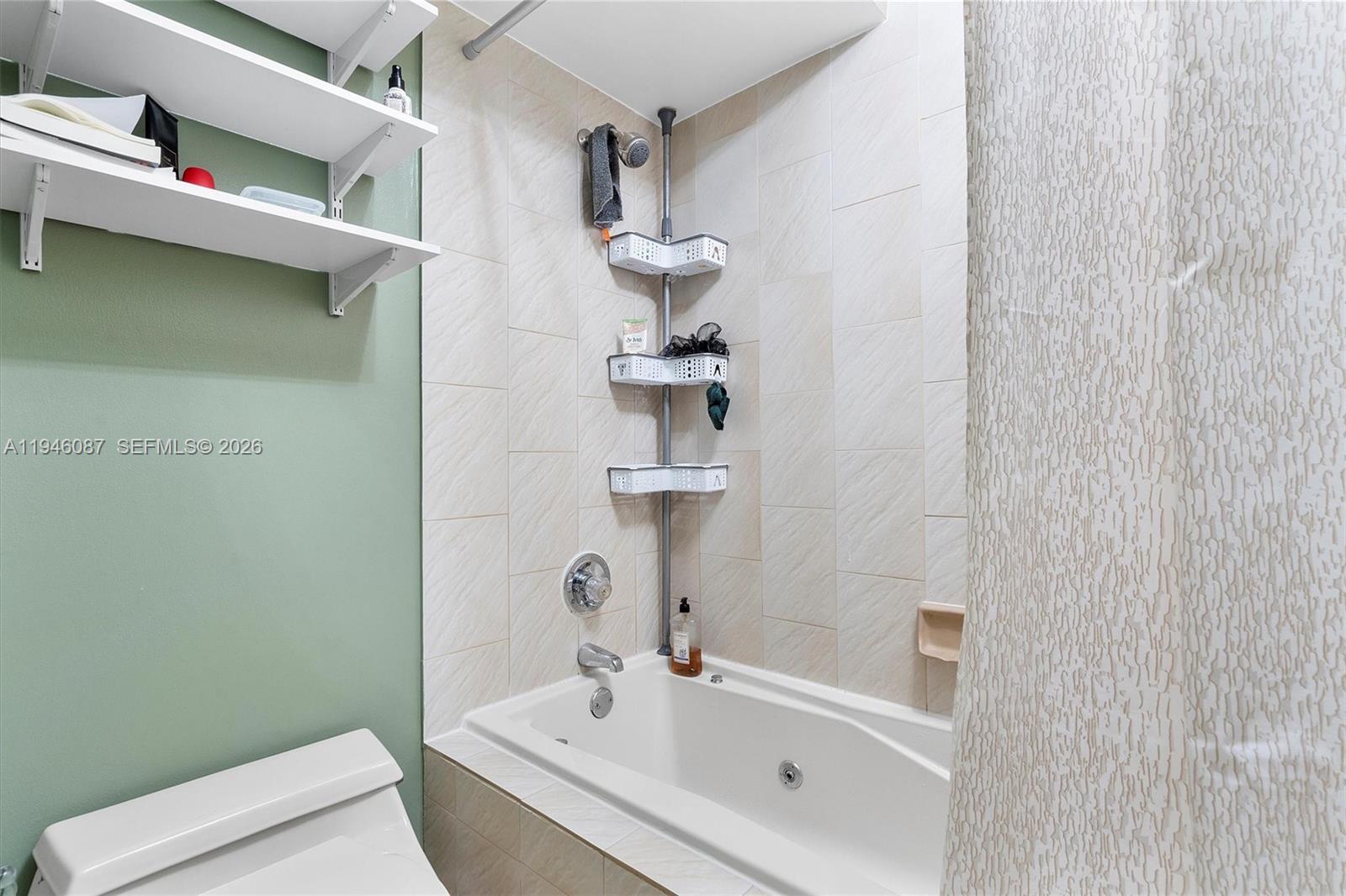 Photo of 20379 Country Club Dr  #1933, Aventura, Florida, 33180 - 