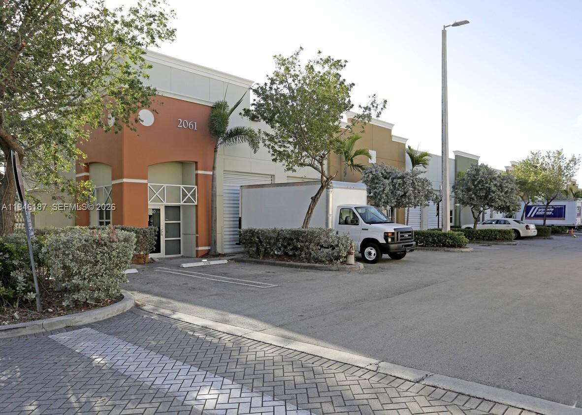 142  /   кв.футов $ 2026-01-15 0 Фото