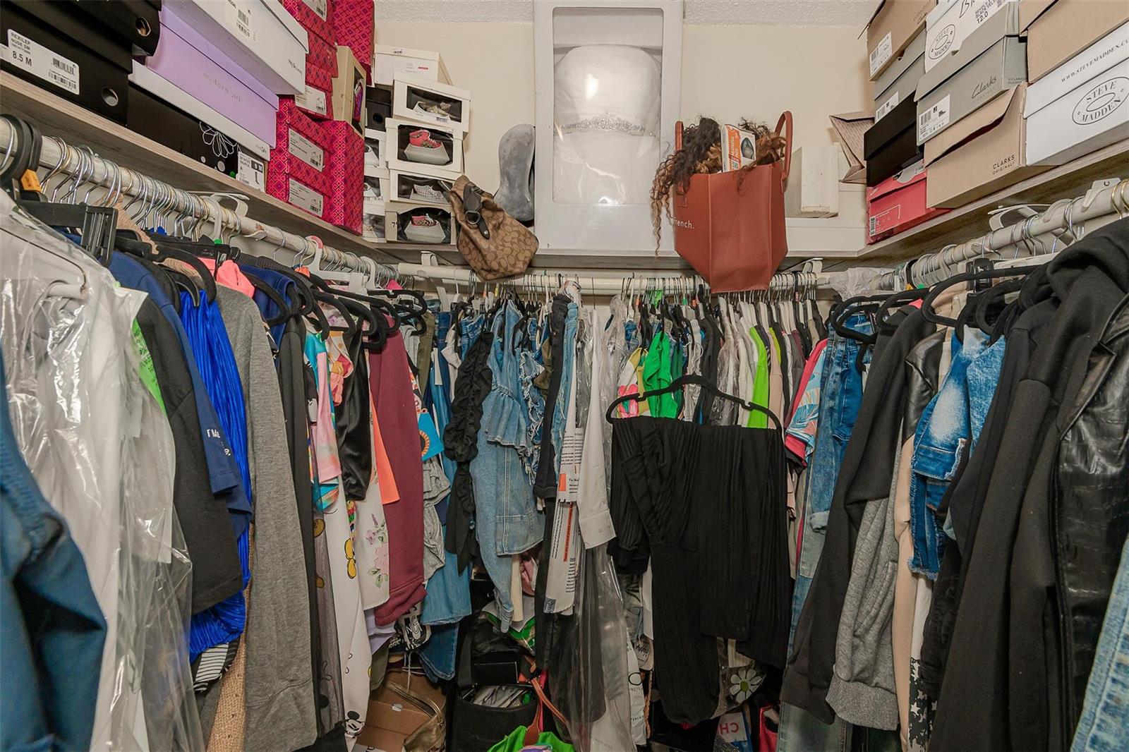Ver detalles / 0 6012 sq. ft. $ 2026-06-21 0 foto
