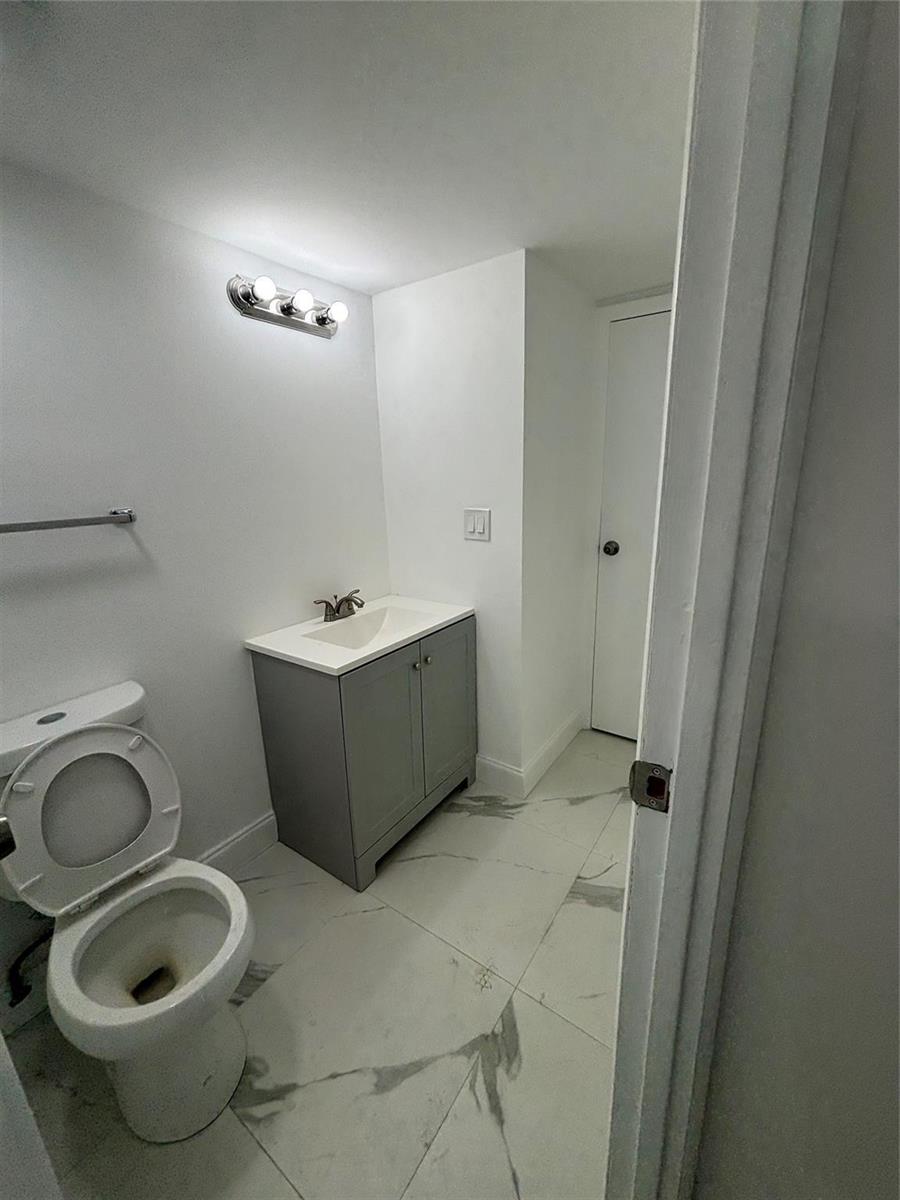 Photo of 20301 Country Club  #1127, Aventura, Florida, 33180 - Photo 17