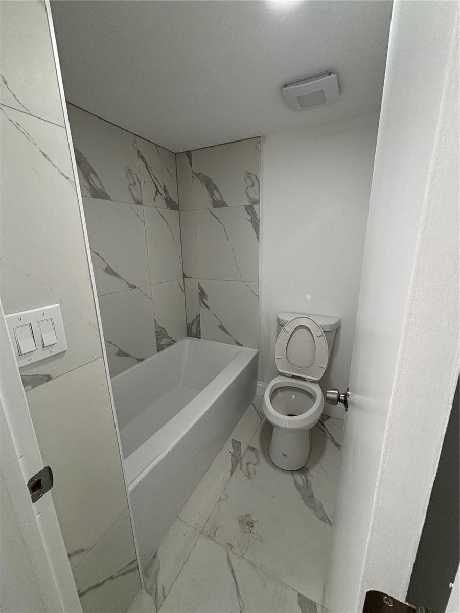 Photo of 20301 Country Club  #1127, Aventura, Florida, 33180 - Photo 21