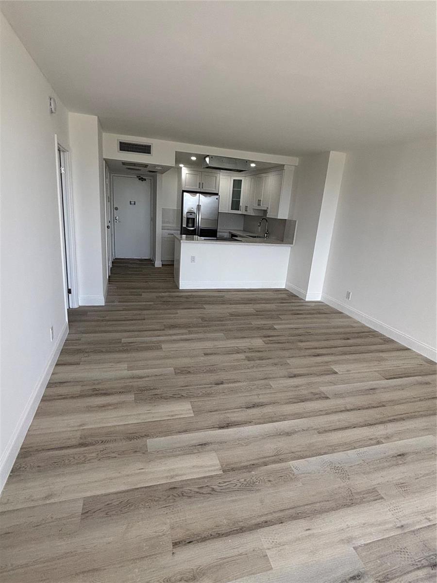 Photo of 20301 Country Club  #1127, Aventura, Florida, 33180 - Photo 8