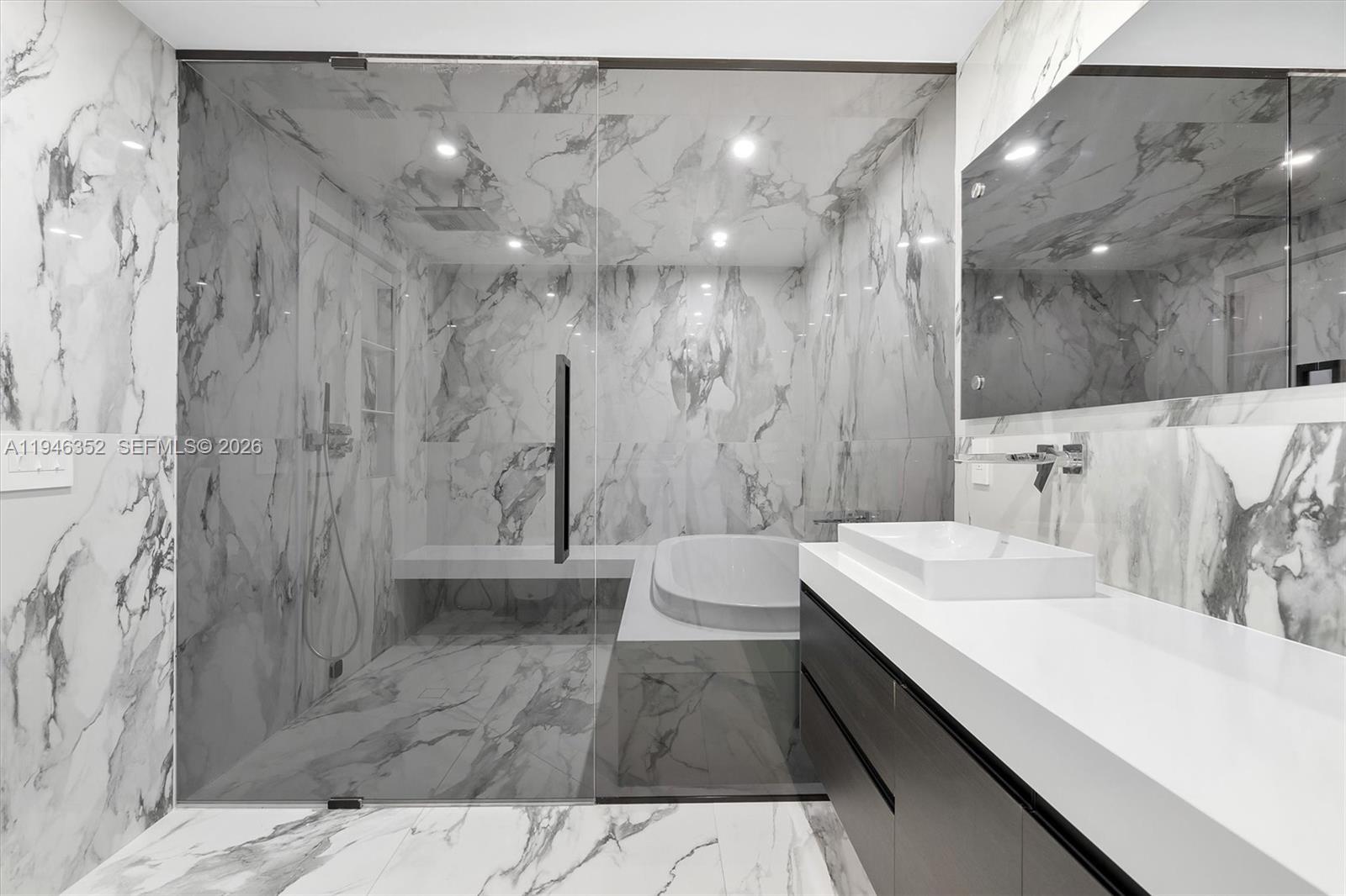 Photo of 2950 188th St  #310, Aventura, Florida, 33180 - 