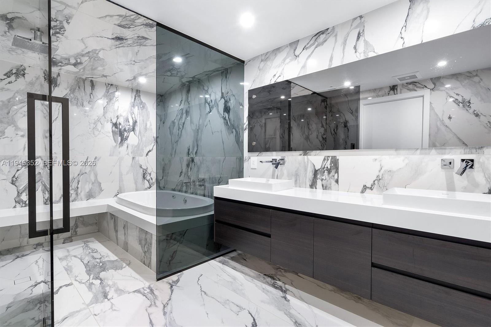 Photo of 2950 188th St  #310, Aventura, Florida, 33180 - 