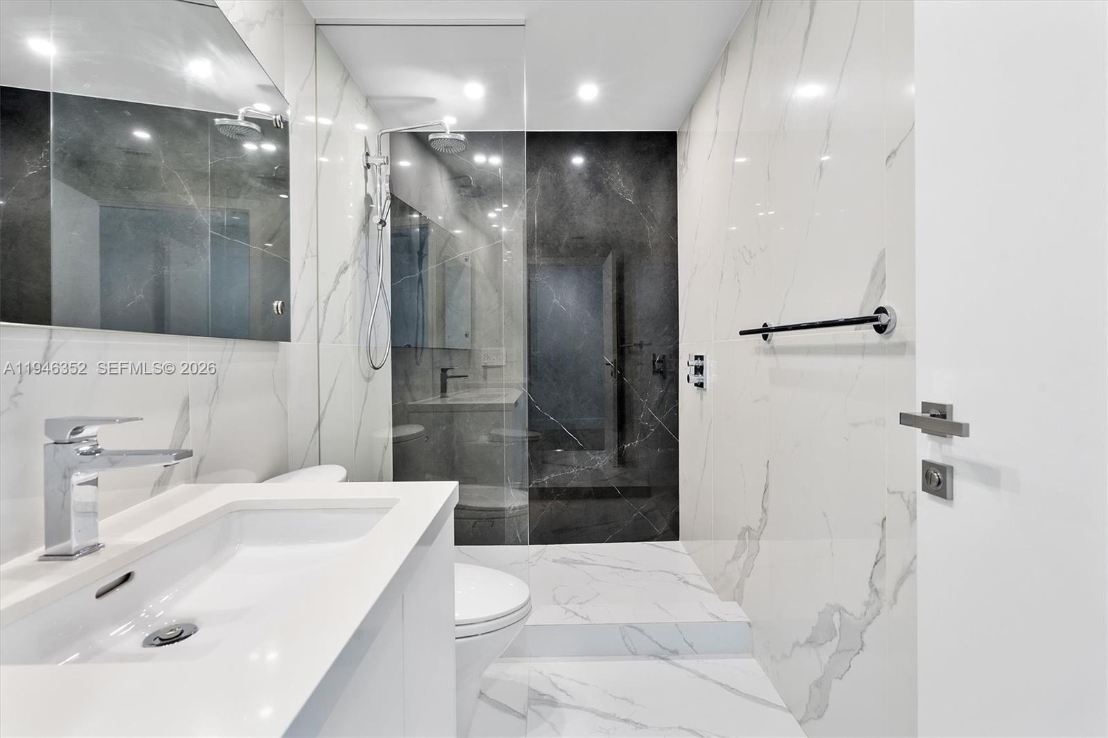 Photo of 2950 188th St  #310, Aventura, Florida, 33180 - 