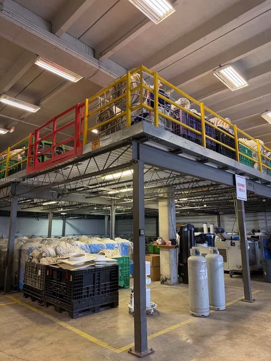   /   sq. ft. $ 2026-01-15 0 foto