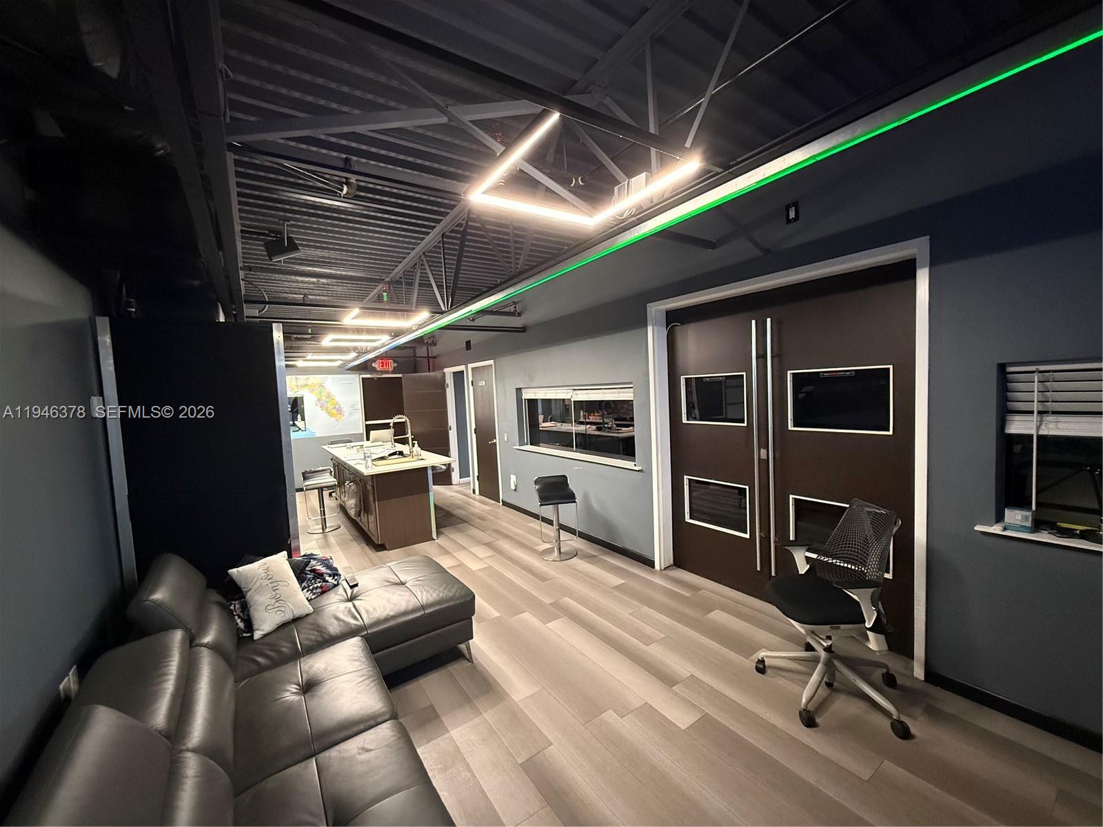   /   sq. ft. $ 2026-01-15 0 Photo