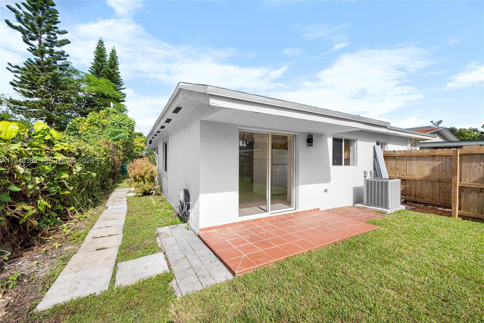   /   sq. ft. $ 2026-01-15 0 foto