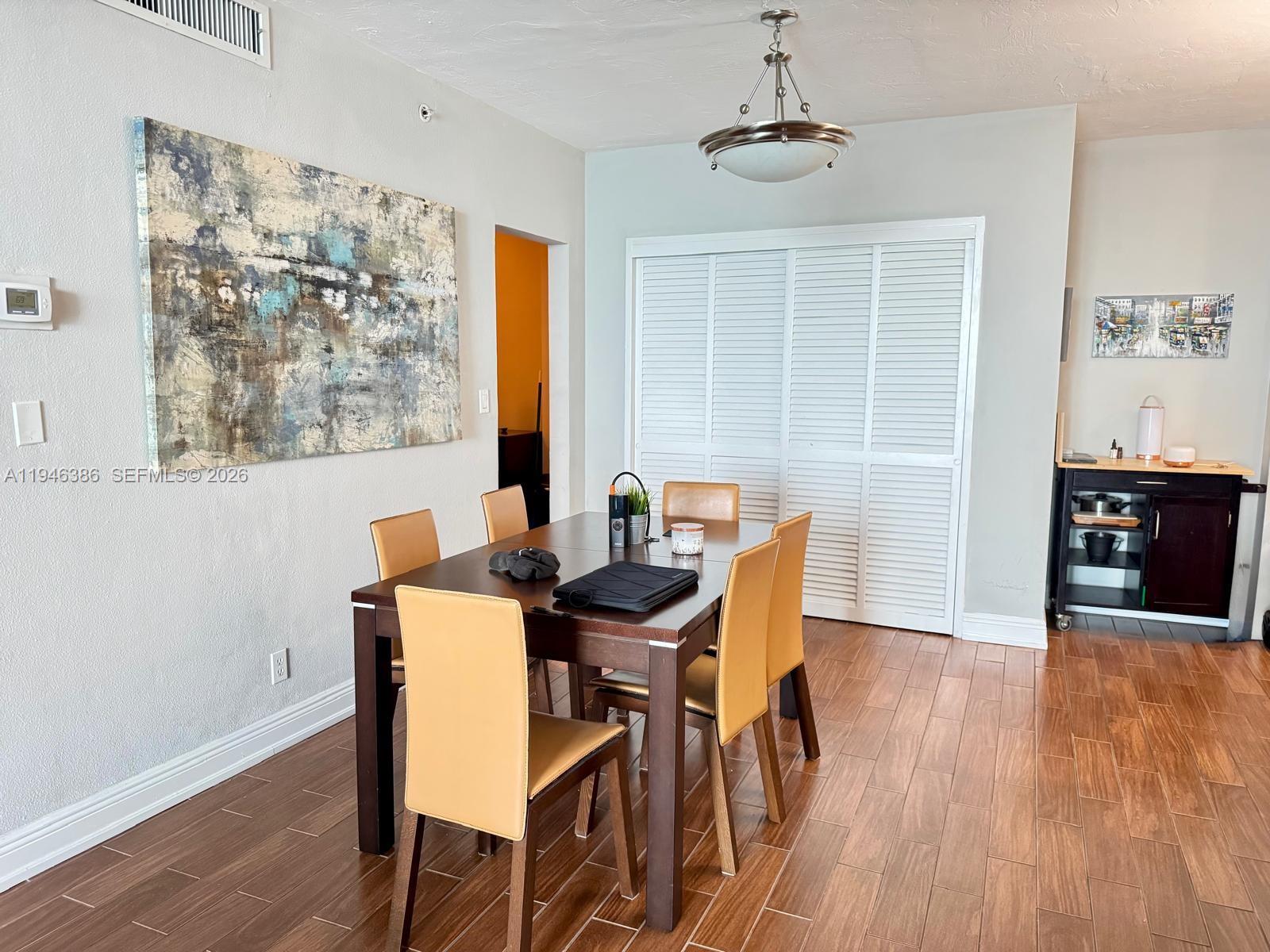 Photo of 3001 Ocean Dr  #1421, Hollywood, Florida, 33019 - 