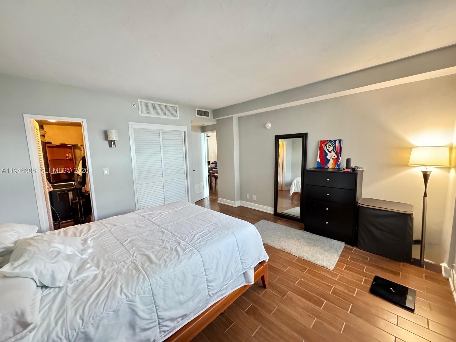 Photo of 3001 Ocean Dr  #1421, Hollywood, Florida, 33019 - 