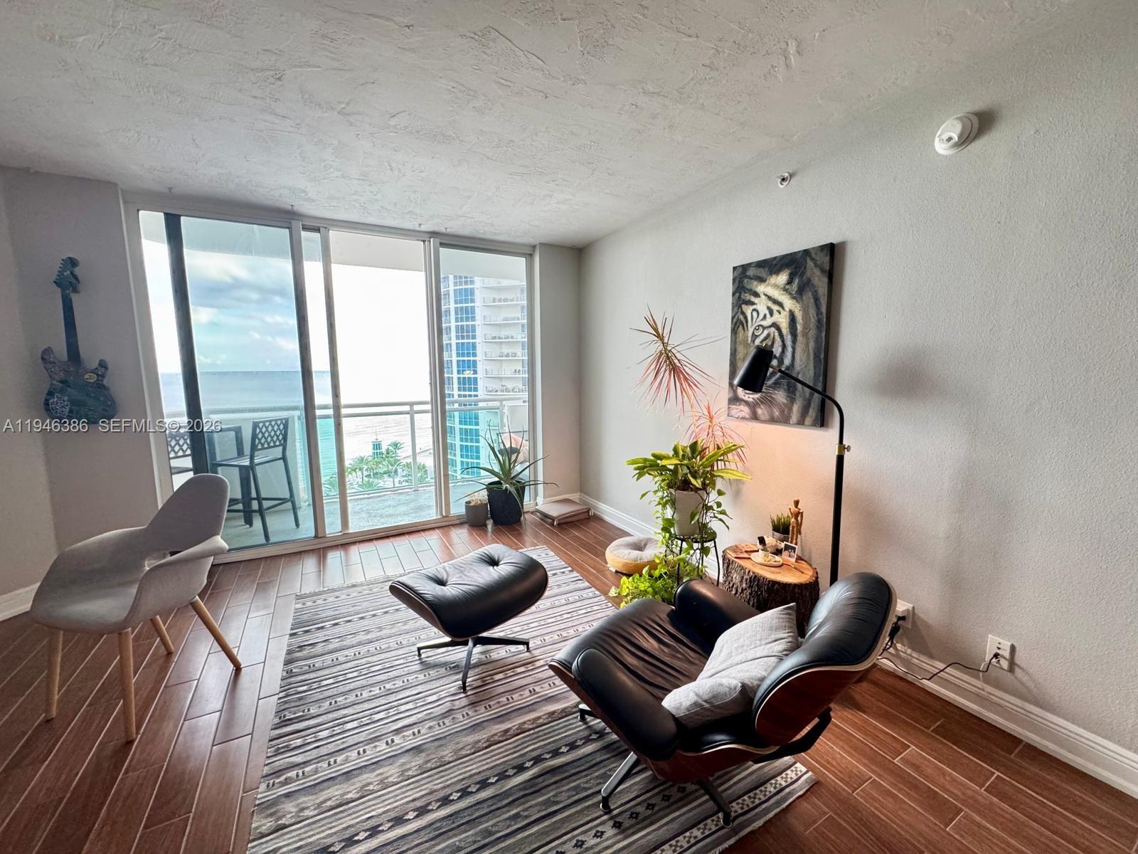 Photo of 3001 Ocean Dr  #1421, Hollywood, Florida, 33019 - 