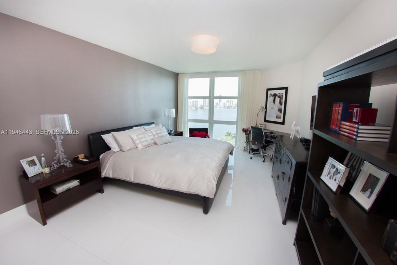 Photo of 3301 183rd St  #902, Aventura, Florida, 33160 - 