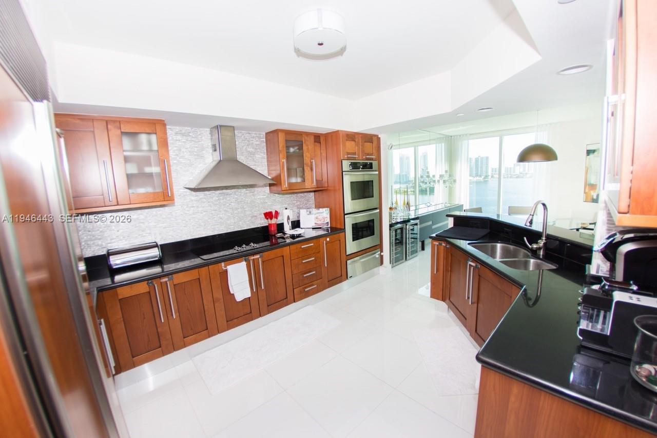 Photo of 3301 183rd St  #902, Aventura, Florida, 33160 - 