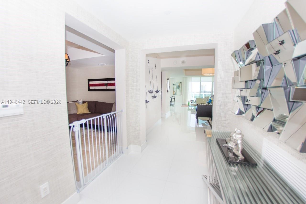 Photo of 3301 183rd St  #902, Aventura, Florida, 33160 - 