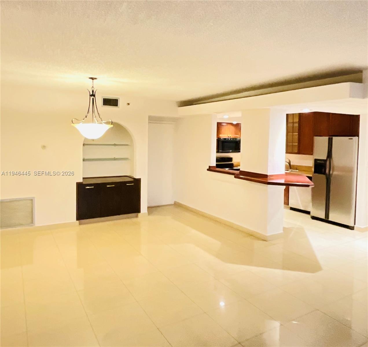 704 2 / 2 1100 sq. ft. $ 2026-01-15 0 foto