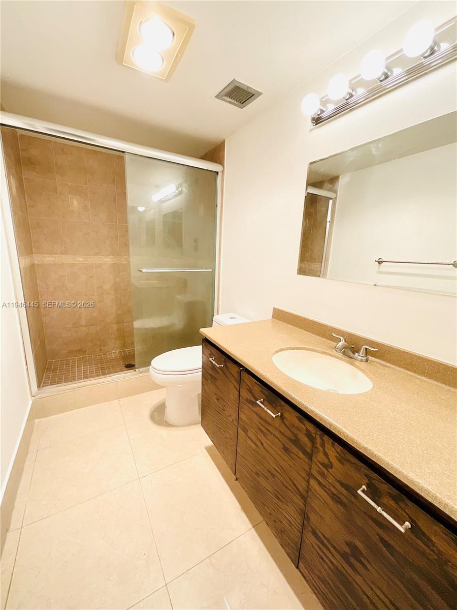 704 2 / 2 1100 sq. ft. $ 2026-01-15 0 foto