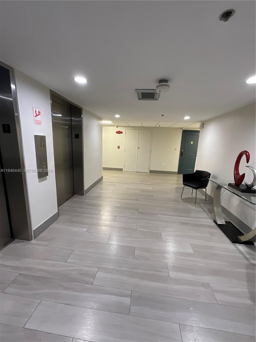 704 2 / 2 1100 sq. ft. $ 2026-01-15 0 foto