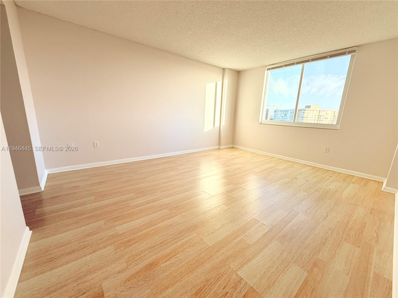 704 2 / 2 1100 кв.футов $ 2026-01-28 0 Фото