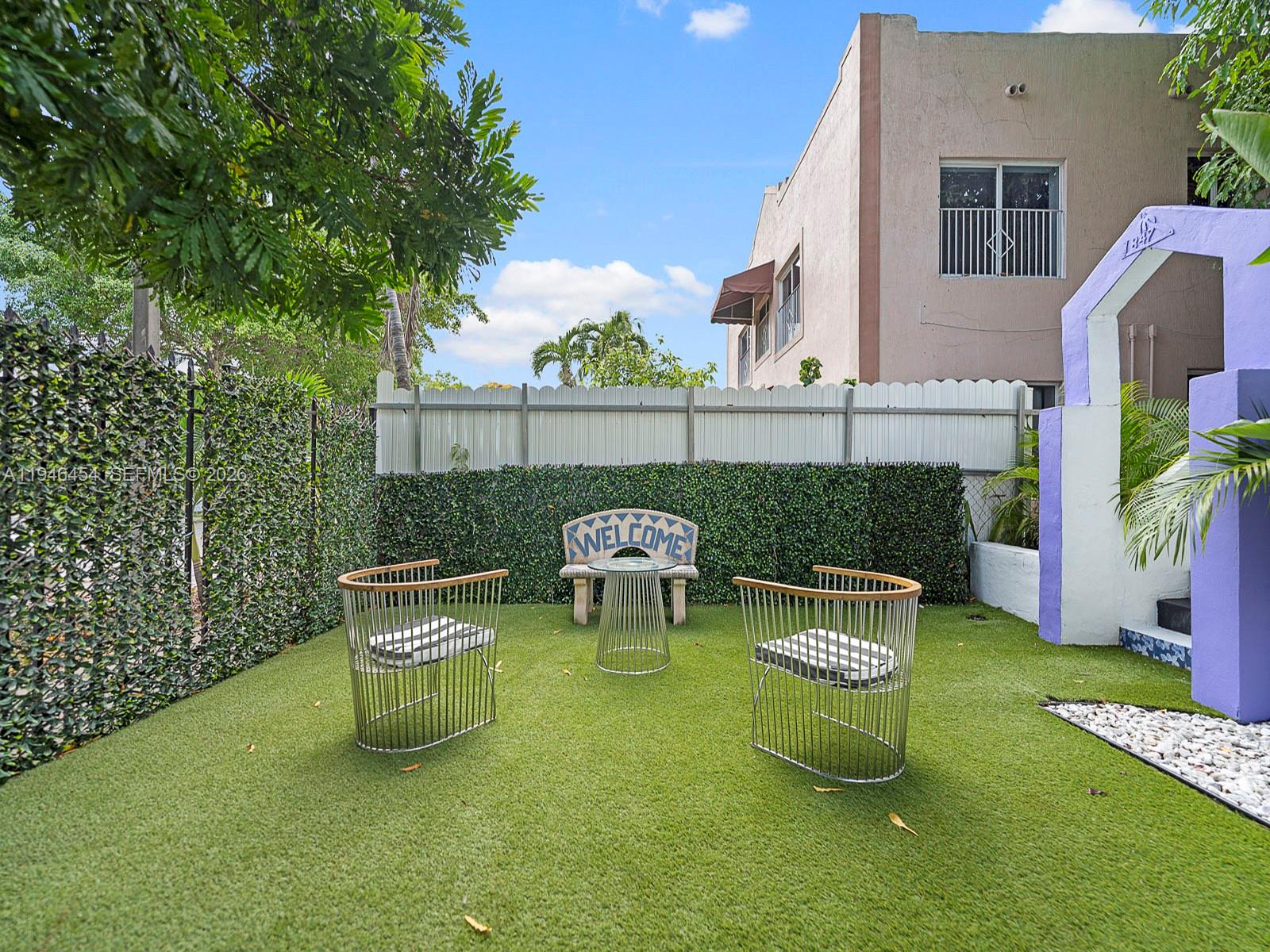   /  2457 кв.футов $ 2026-01-15 0 Фото