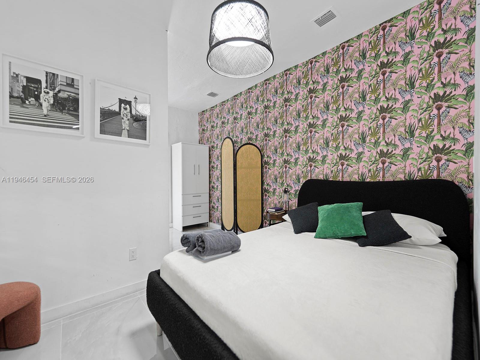   /  2457 кв.футов $ 2026-01-15 0 Фото