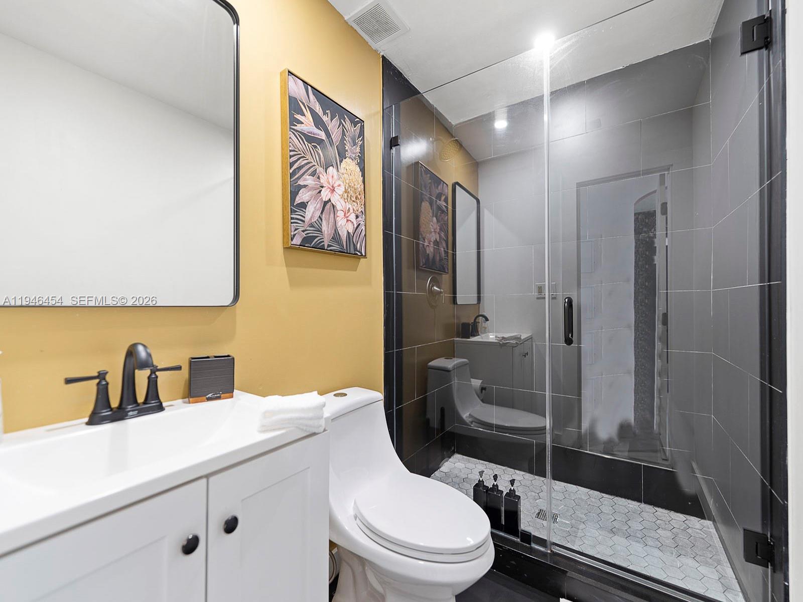   /  2457 кв.футов $ 2026-01-15 0 Фото