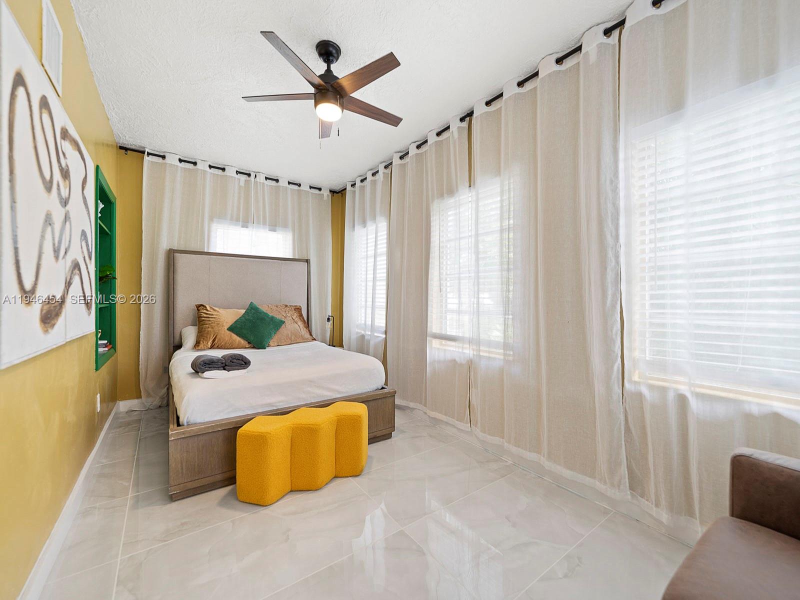   /  2457 кв.футов $ 2026-01-15 0 Фото