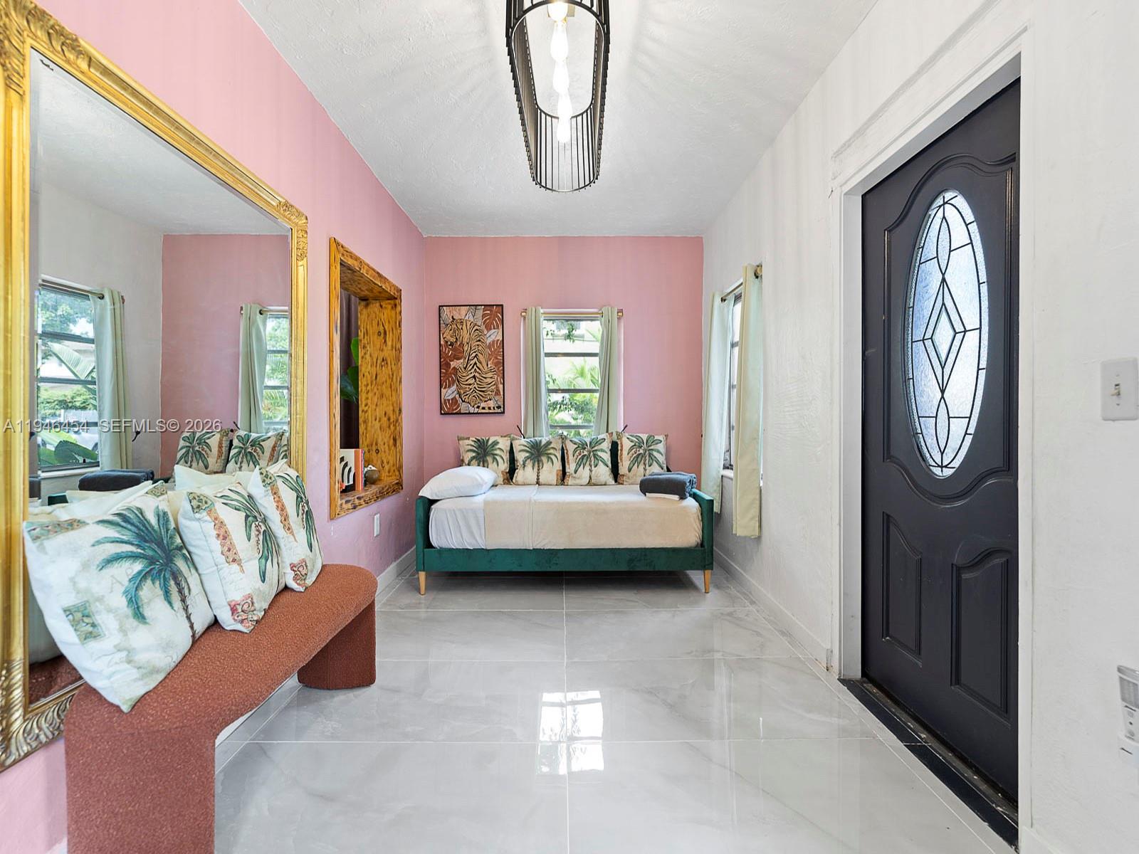   /  2457 кв.футов $ 2026-01-15 0 Фото