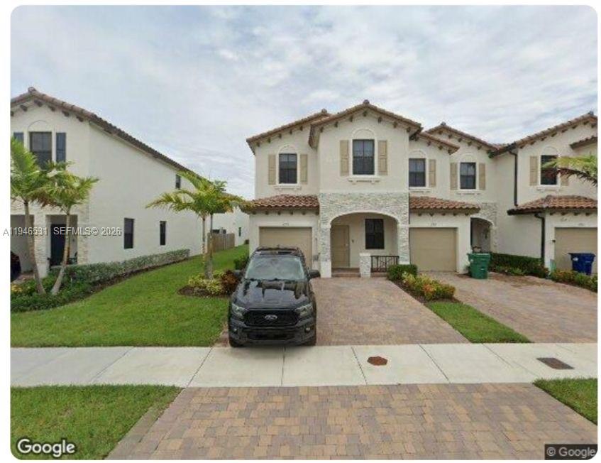   /  1695 кв.футов $ 2026-01-15 0 Фото