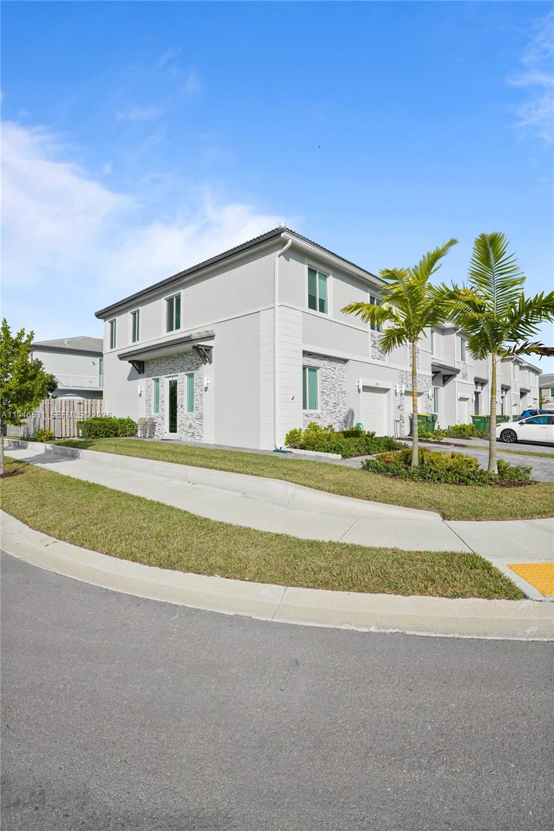   /  1695 sq. ft. $ 2026-01-15 0 Photo