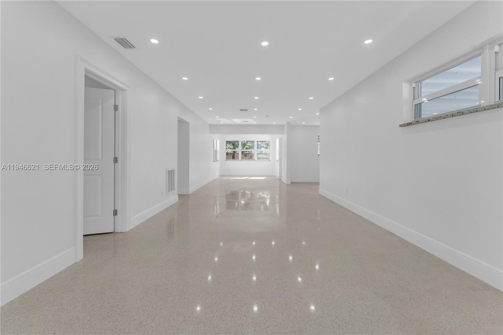   /   sq. ft. $ 2026-01-15 0 foto