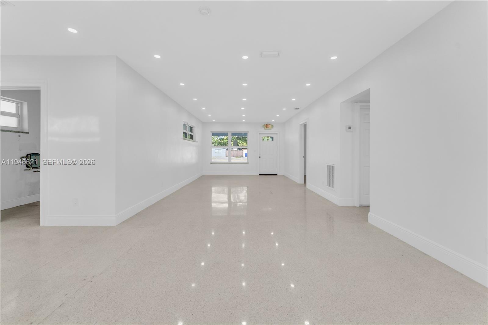   /   sq. ft. $ 2026-01-15 0 foto