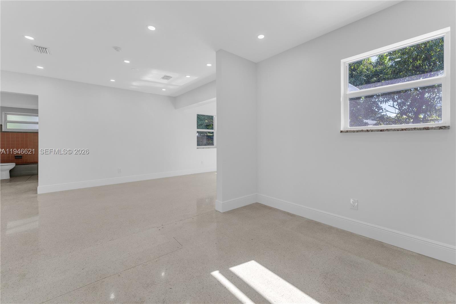   /   sq. ft. $ 2026-01-15 0 foto